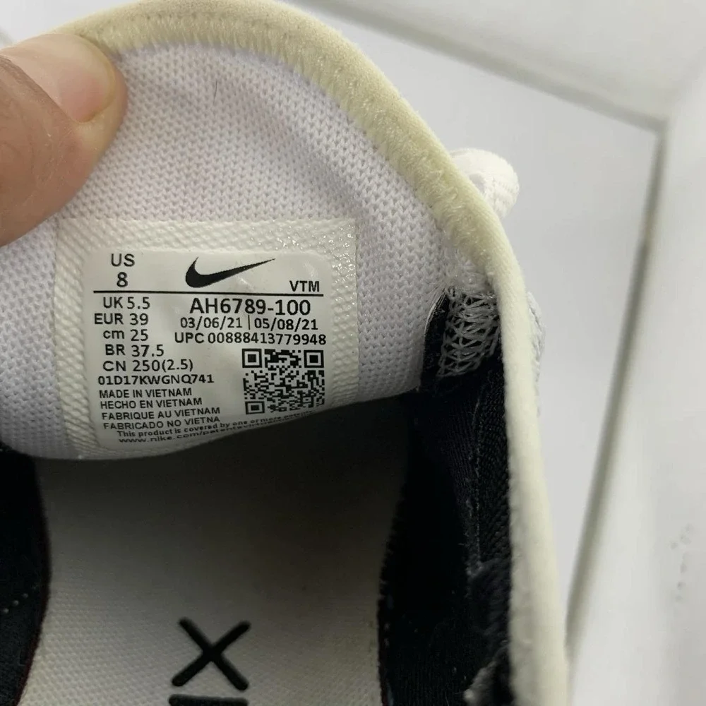 Women's Size 8- Nike Air Max 270 White Black Running Shoes AH6789-100 - Picture 6 of 7